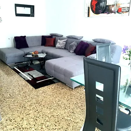 Apartment Piso Amplio De 3 Habitaciones, 2 Banos, Ascensor Y Parking *